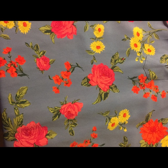 Ann Taylor flutter sleeve lilac print top - Picture 5 of 7